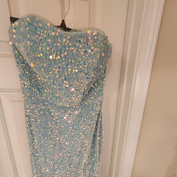 PROM, GALA OR WEDDING 🔥🔥 - Picture 2 of 5